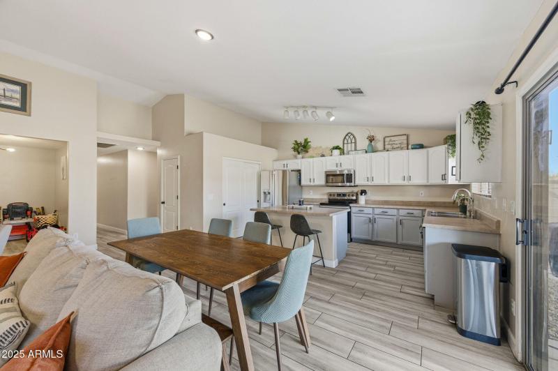 21-web-or-mls-43392 W Neely Drive-21