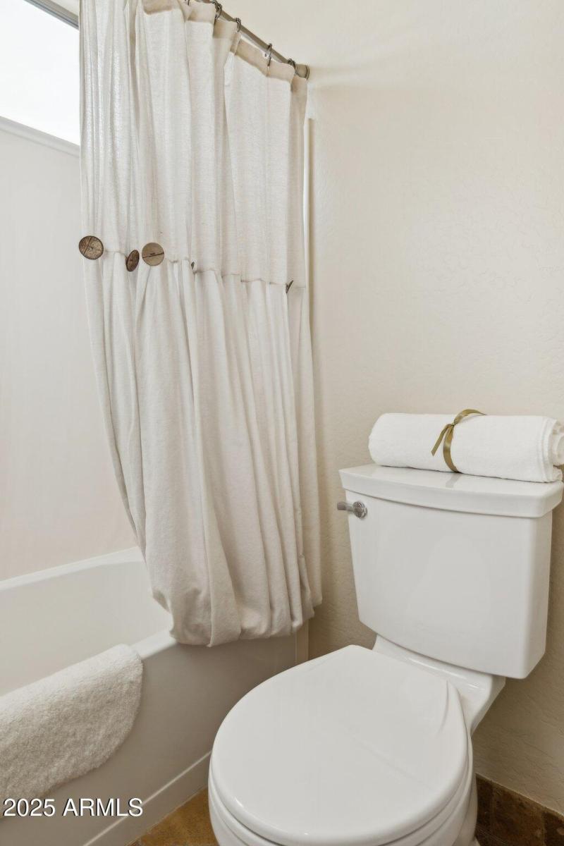 Jack and Jill Guest Rooms 2 and 3