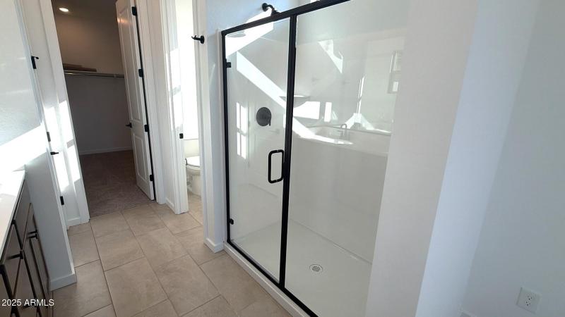 C19543BC-FB01-4101-9F77-1DA29F46C408