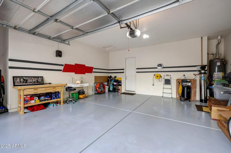 17394 W Lincoln St_garage1