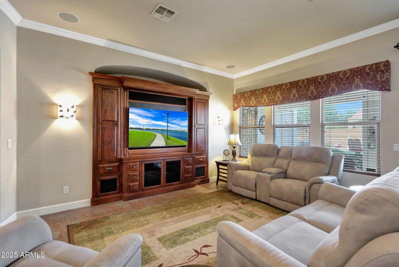 17394 W Lincoln St_living1