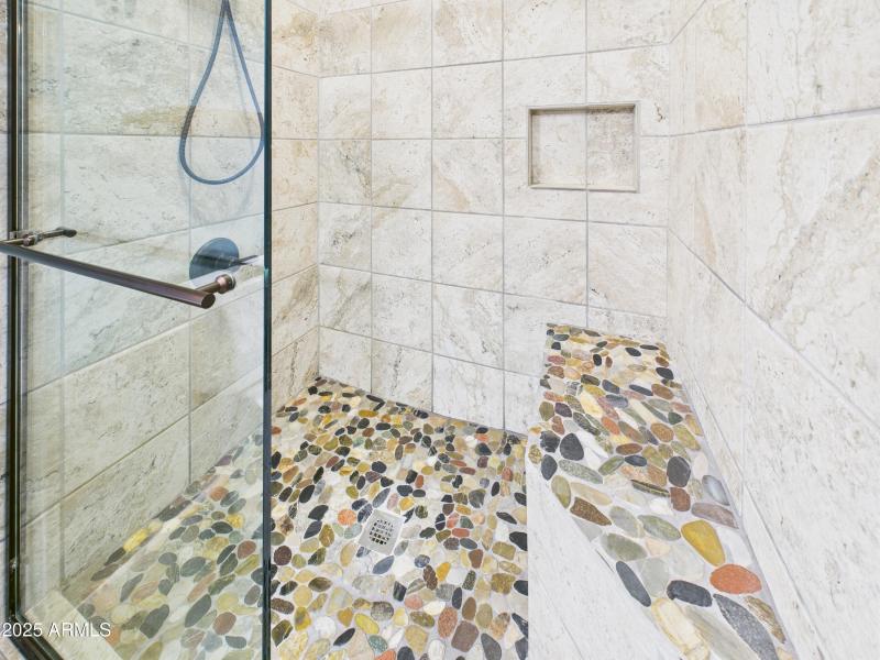 27 13826 N 96th St Primary Showeer