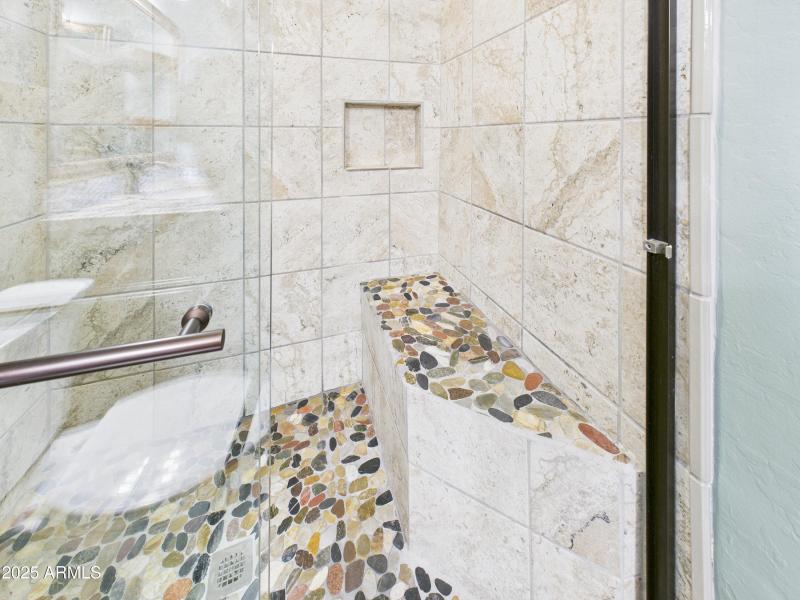 29 13826 N 96th St Primary Shower