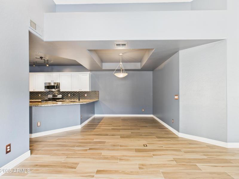 41 13826 N 96th St Dining Room