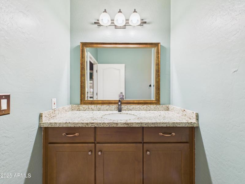 75 13826 N 96th St Bathroom 2