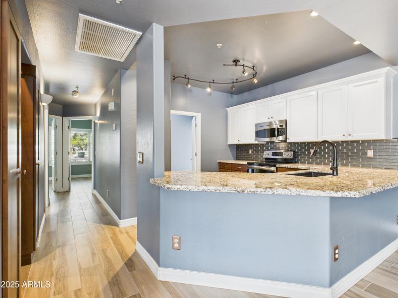 83 13826 N 96th St Kitchen