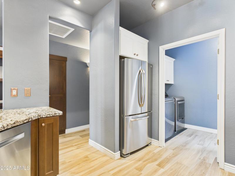 91 13826 N 96th St Kitchen