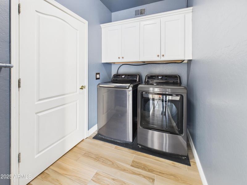 95 13826 N 96th St Laundry Room