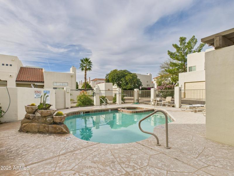 135 13826 N 96th St Community Pool