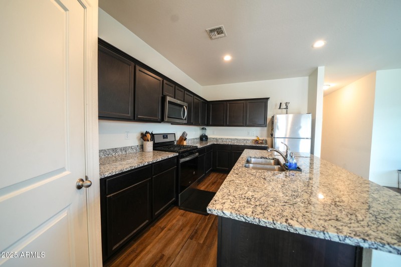 20001 W Woodlands Kitchen Close up