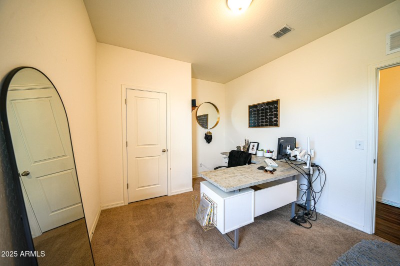 bedroom 2 has a jack n jill bathroom