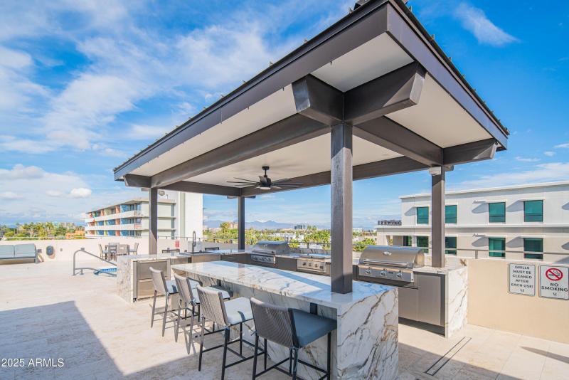 Outdoor Kitchen & BBQ