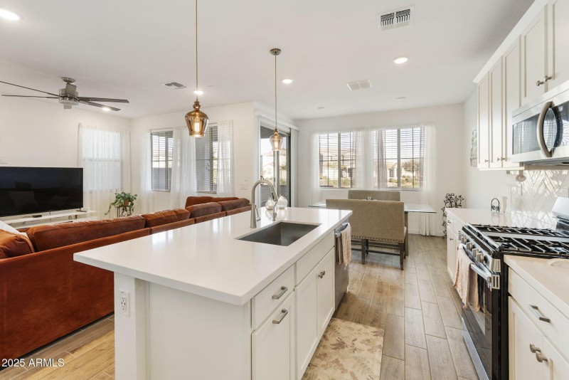 3-web-or-mls-dlb_0011-dlb_0015