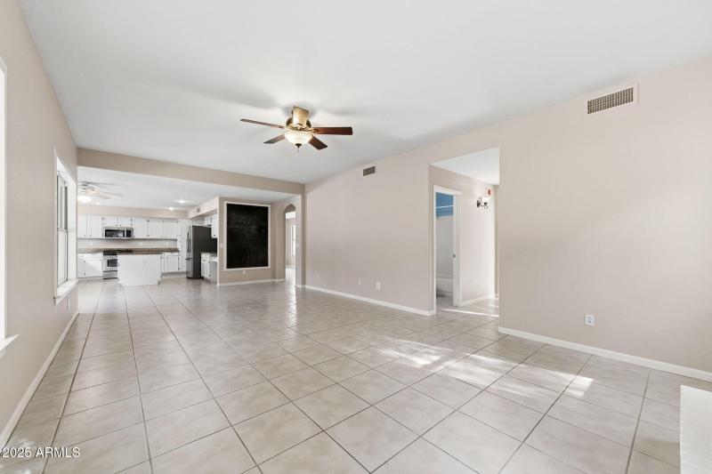 010__310 S Granite Ct