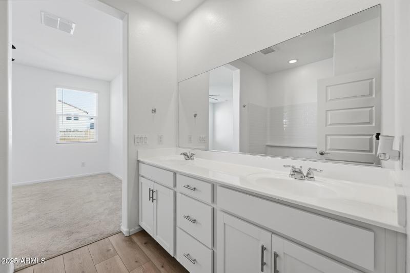 018-primary-bathroom