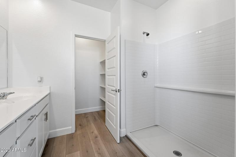 019-primary-bathroom