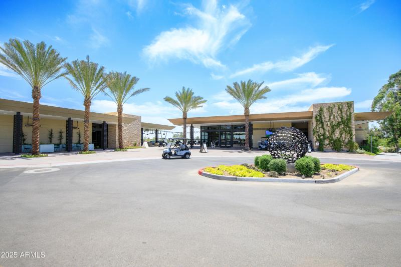 Adobe Golf Club & Restaurant -Short Walk