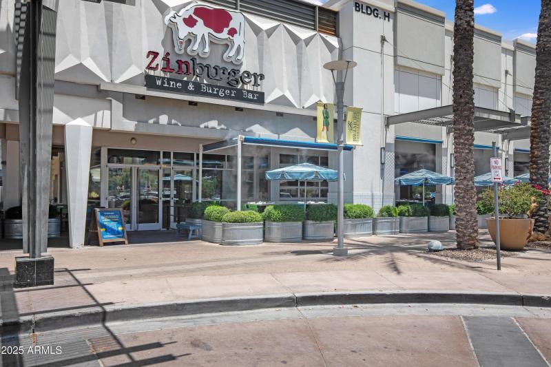 Lots of Restaurants to Choose From