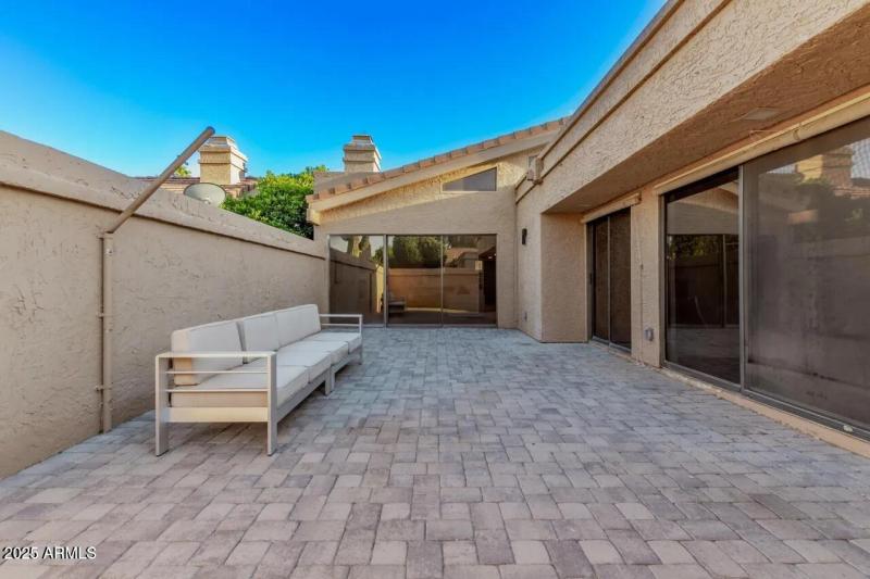 7962 E San Miguel Ave