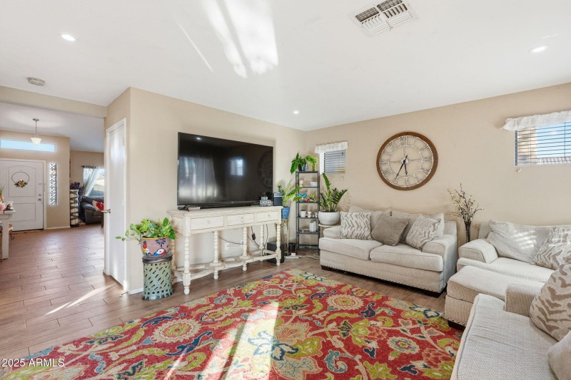 Front Entry-Family Room