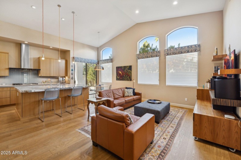 16-web-or-mls-9110-n-119th-st