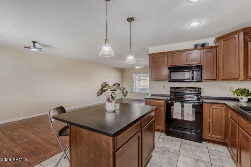 4025 W. Claremont St - Web Quality - 009