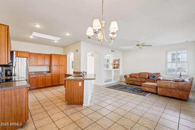 11-web-or-mls-W Udall Dr-S2312-011