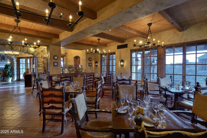 20 Constantinos taverna