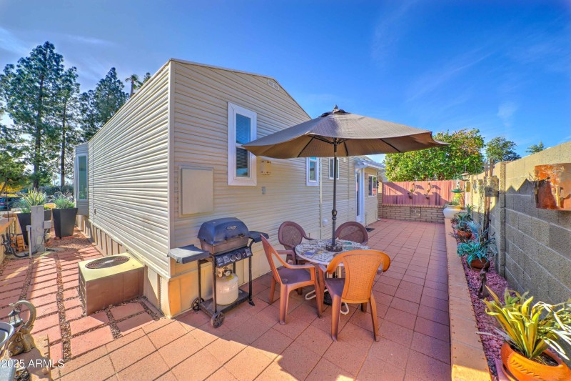 home on perimiter_ great outdoor space