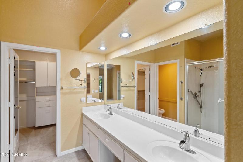 22-Master Bath
