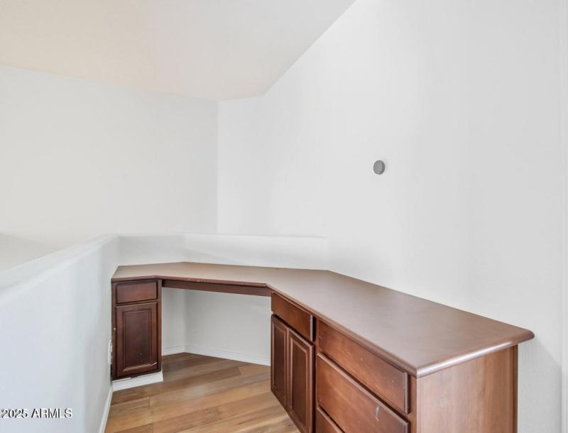 20251107045645277511000000-o