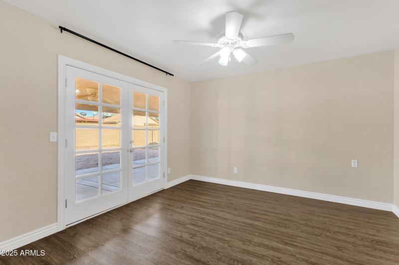 23-web-or-mls-3236-w-lone-cactus-dr