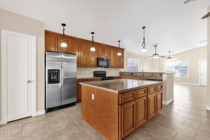 15-web-or-mls-3236-w-lone-cactus-dr