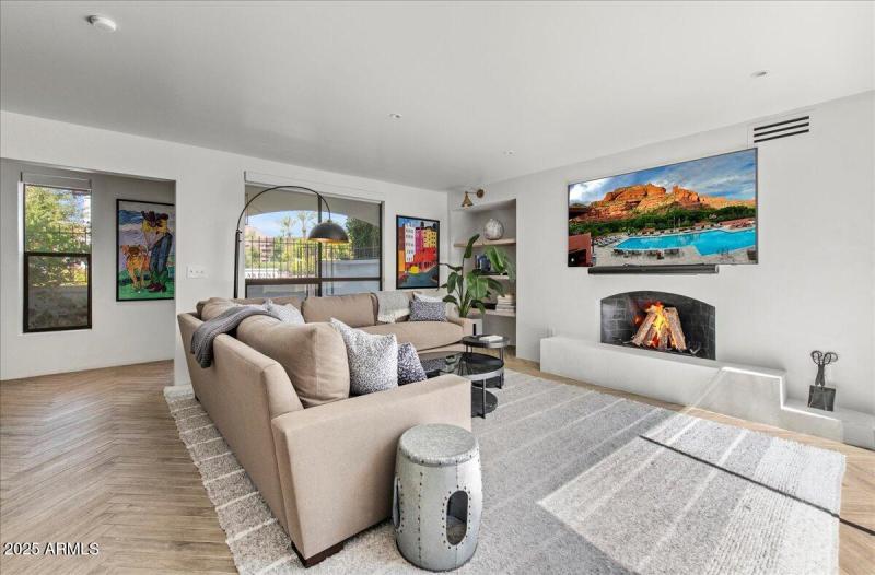 05-4843 N 72nd Way 03