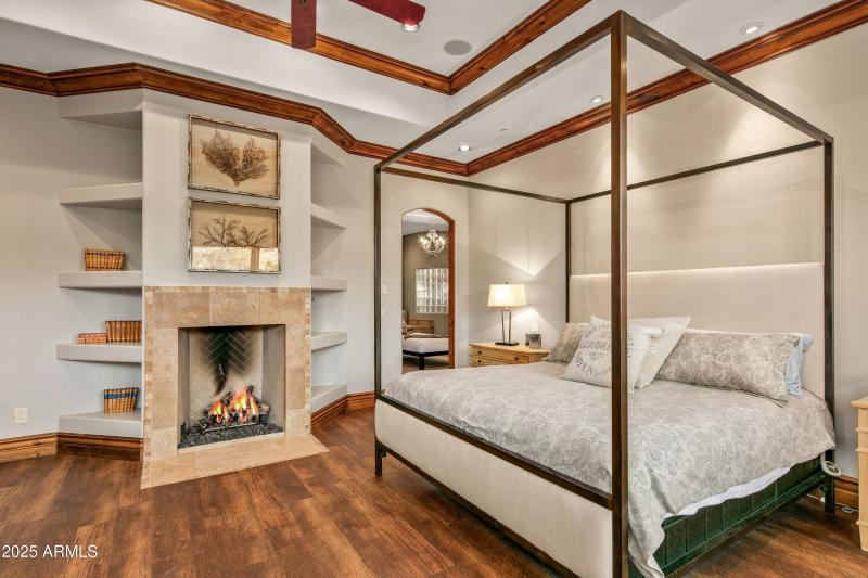 019_Primary Suite Details