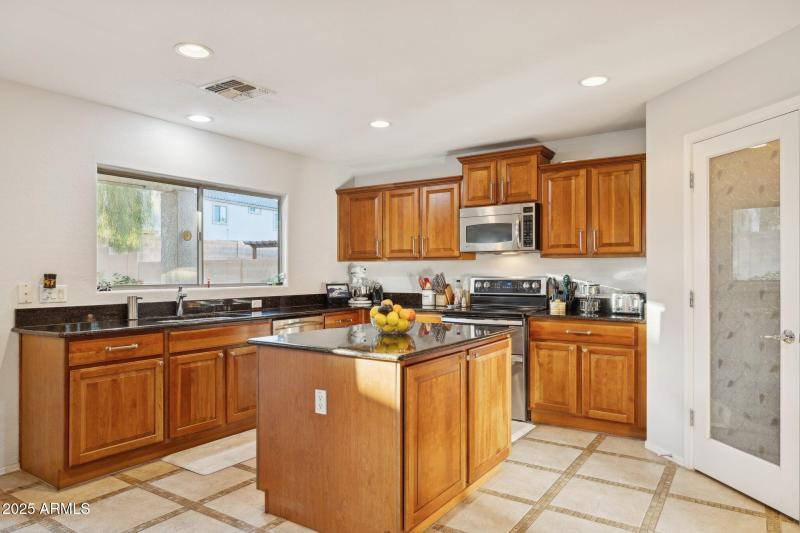 12-web-or-mls-43459-w-maricopa-ave