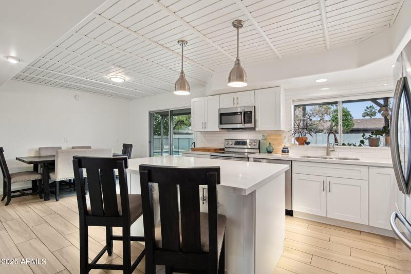 19-web-or-mls-E Shaw Butte Dr-0705-009