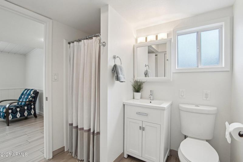 28-web-or-mls-E Shaw Butte Dr-0705-018