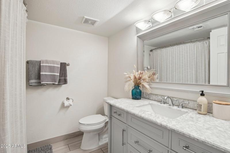 29-web-or-mls-E Shaw Butte Dr-0705-019