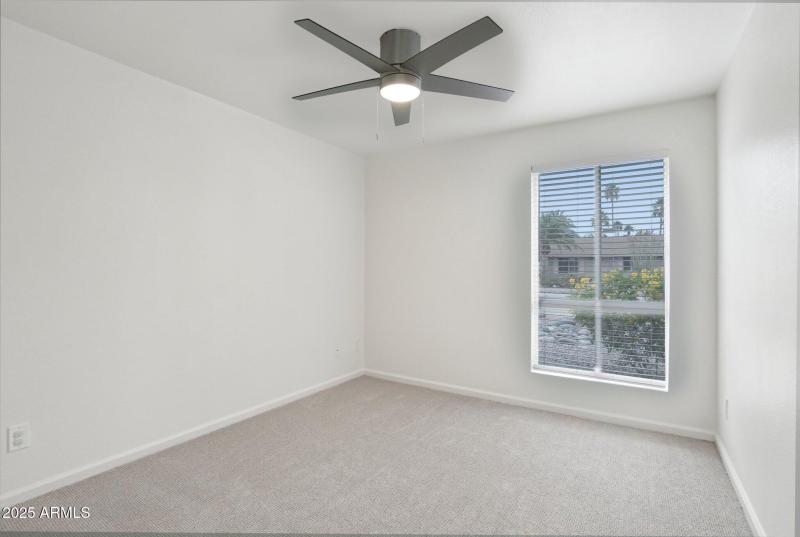 30-web-or-mls-E Shaw Butte Dr-0705-020