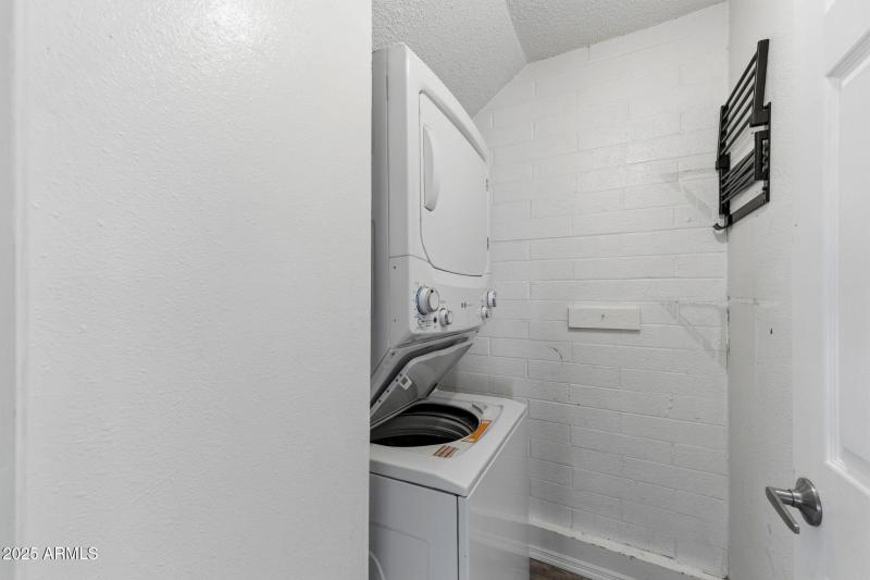 017__1828 W Tuckey Ln unit 8