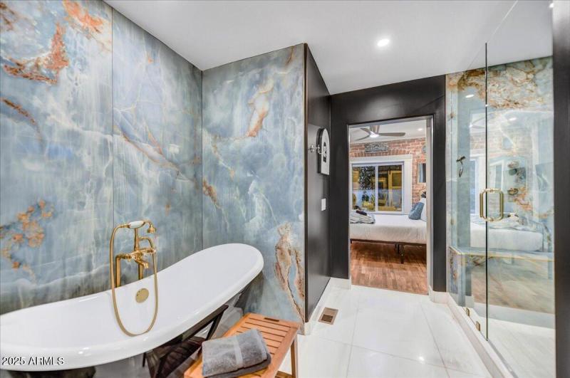 23-Primary Spa Detail