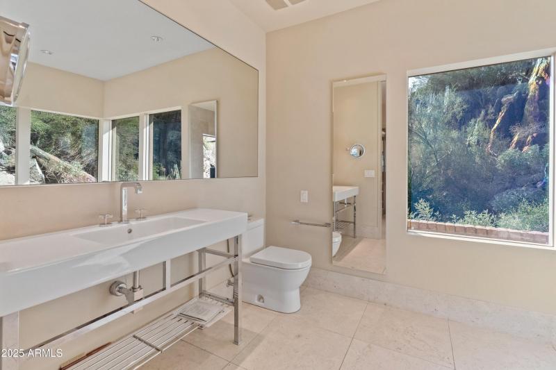 7310 N Highcliff Dr-17