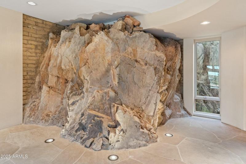 7310 N Highcliff Dr-35