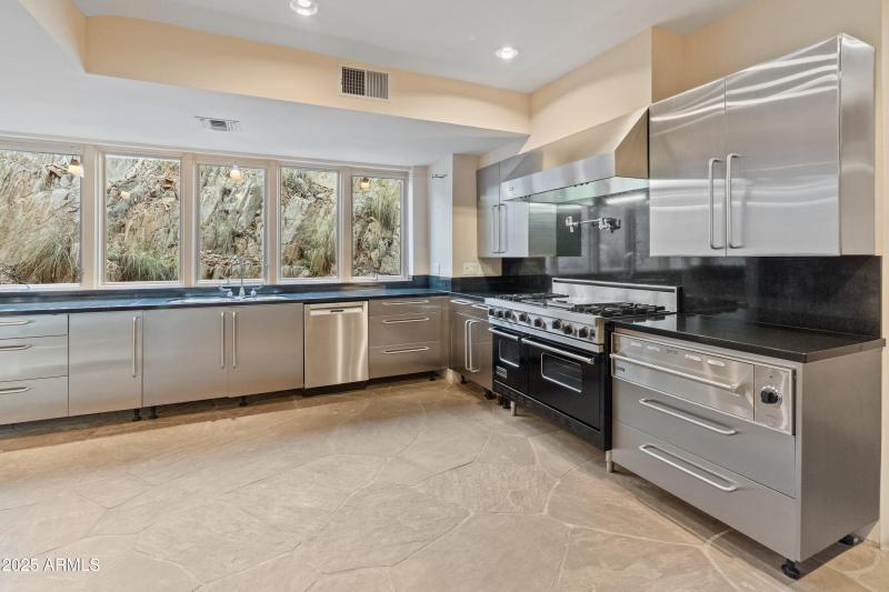 7310 N Highcliff Dr-39