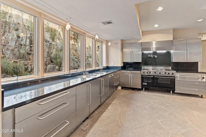 7310 N Highcliff Dr-42