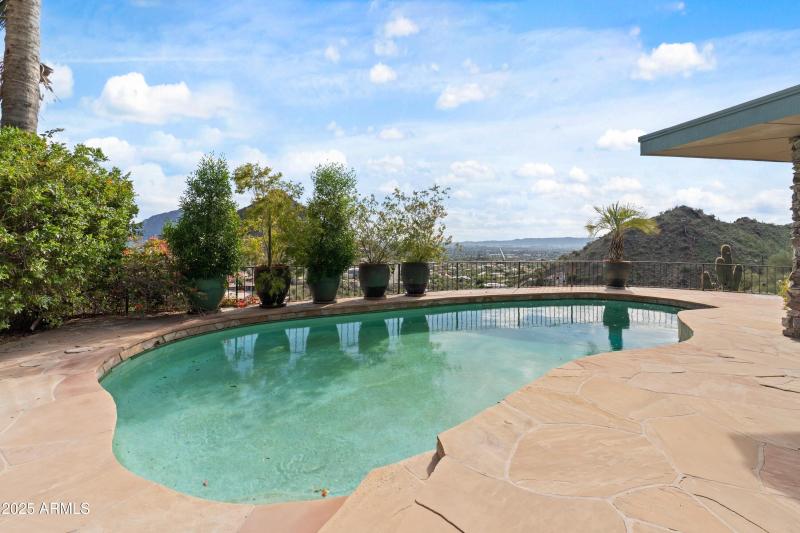 7310 N Highcliff Dr-45