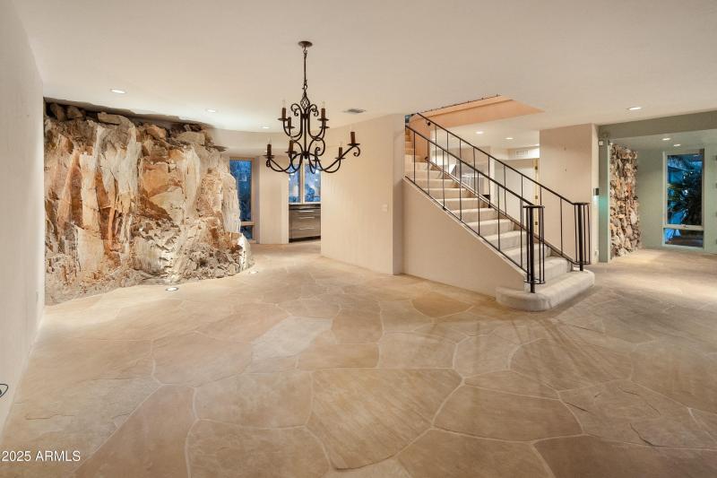 7310 N Highcliff Dr-76