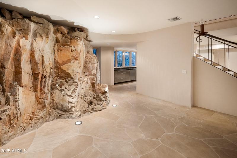 7310 N Highcliff Dr-77