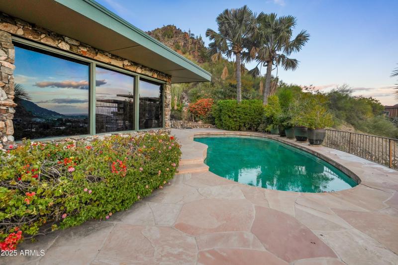 7310 N Highcliff Dr-83